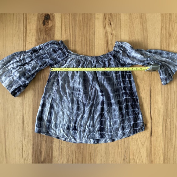 Decjuba Off Shoulder Tie Dye Top - Picture 7 of 8